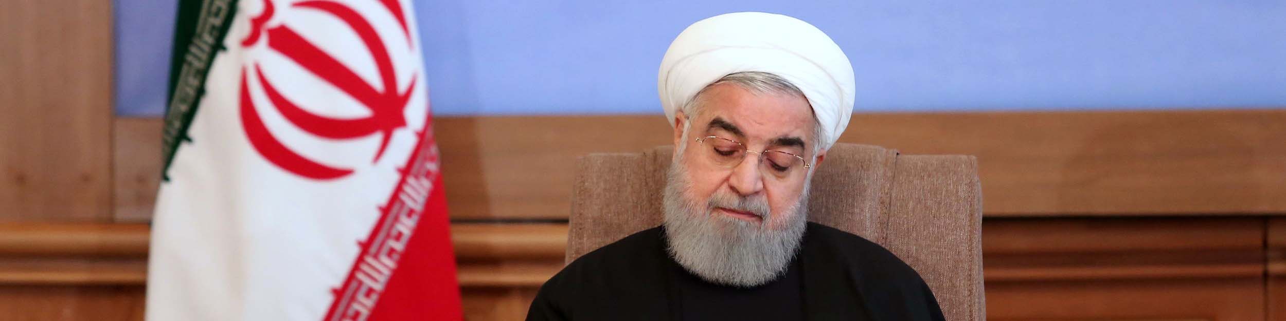 روحانی: واکسیناسیون از فردا در کشور آغاز می‌شود